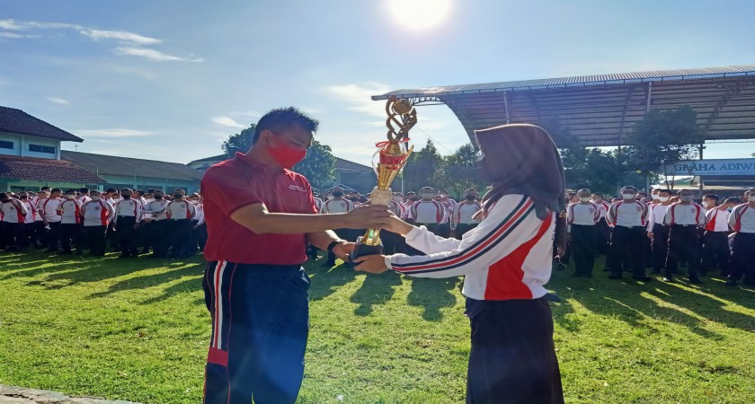 ENGLISH FESTIVAL ESPHERO