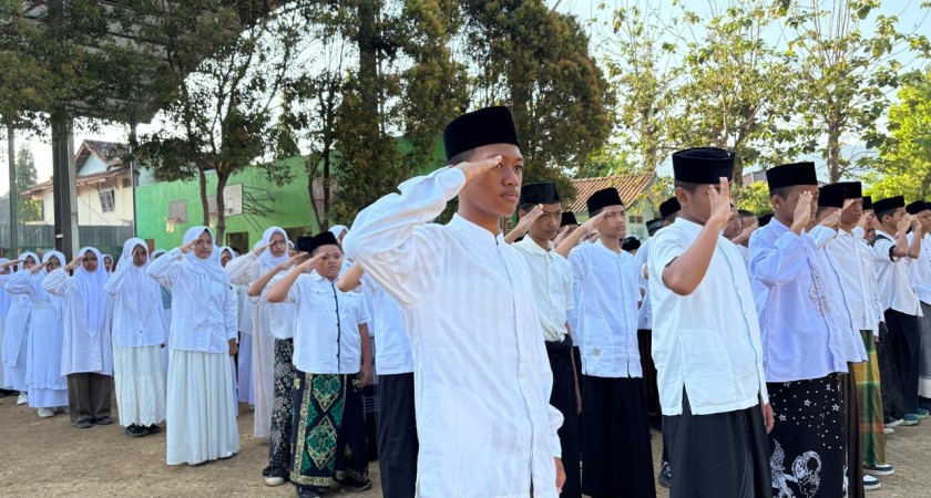 LITERASI DI HARI SANTRI